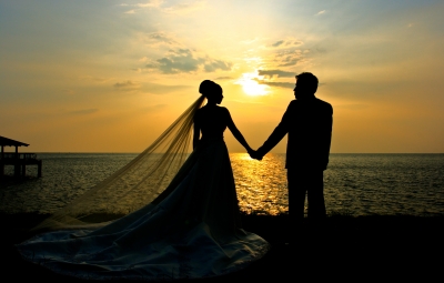 Tent-Cooling-Beach-Brides